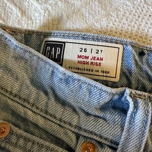 Vintage GAP Light Wash Mom Jeans High Rise Size 2 Tall